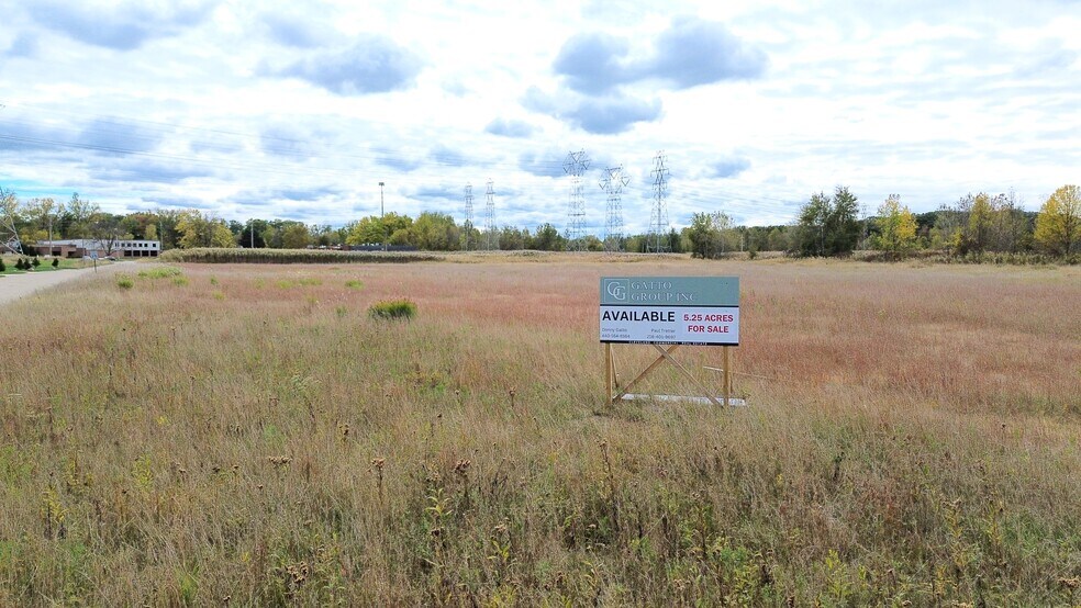 7151 Industrial Park, Mentor, OH à vendre - Photo de l’immeuble – Image 3 sur 8