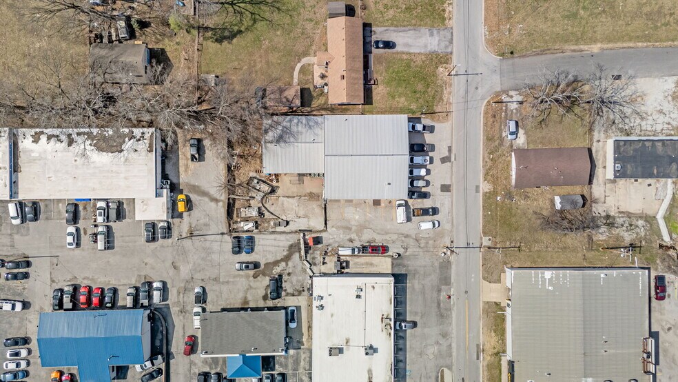 702 SW South Ave, Blue Springs, MO à louer - Photo de l’immeuble – Image 2 sur 24