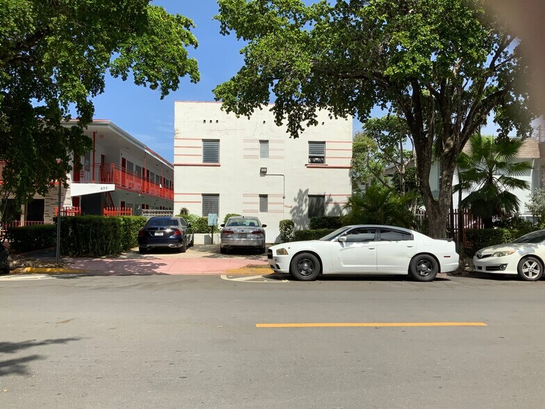 625 Michigan Ave, Miami Beach, FL à vendre - Photo de l’immeuble – Image 2 sur 20