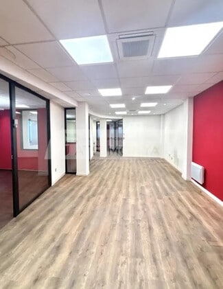 Plus de détails pour Local commercial à louer