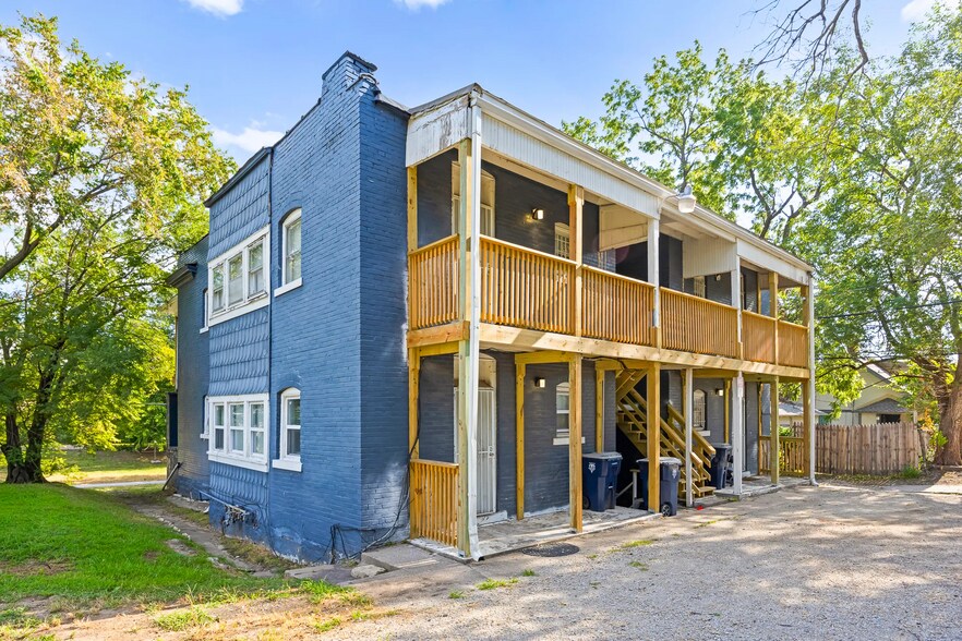 2207 E 24th Ter, Kansas City, MO à vendre - Photo de l’immeuble – Image 3 sur 18