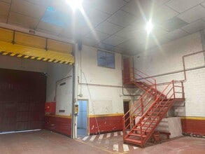 Industriel/Logistique dans San Fernando de Henares, Madrid à louer Photo de l’immeuble– Image 1 sur 8