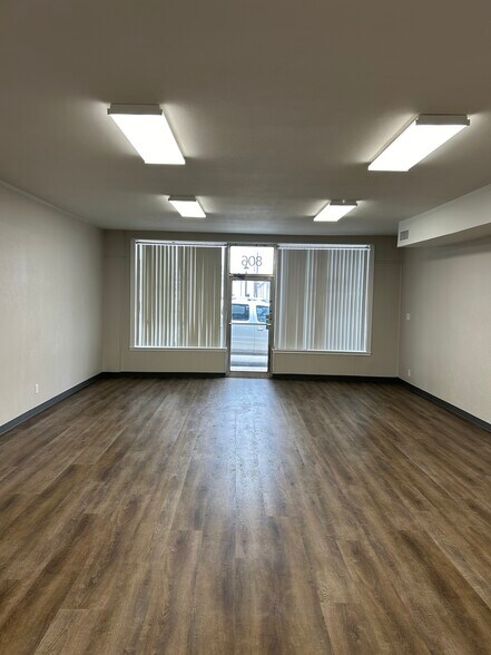 806-812 E Abram St, Arlington, TX à louer - Photo de l’immeuble – Image 2 sur 31