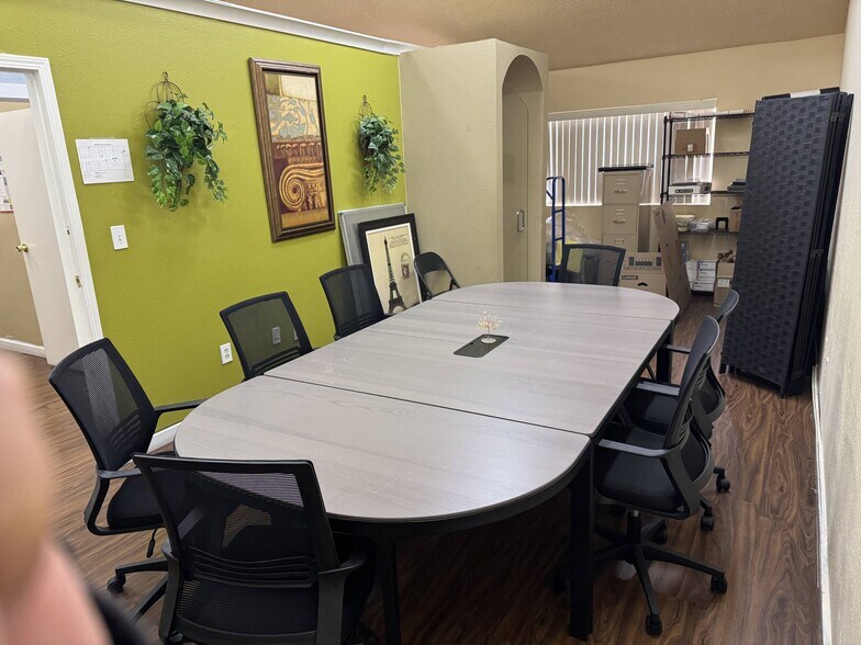 2950 E Flamingo Rd, Las Vegas, NV à vendre - Photo de l’immeuble – Image 2 sur 17