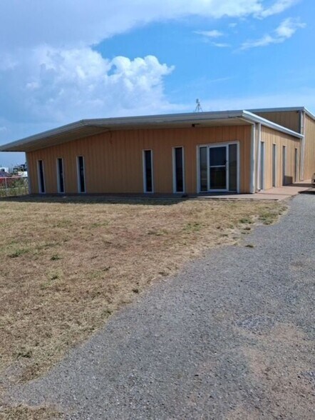 801 N 54th St, Enid, OK à vendre - Photo principale – Image 1 sur 3