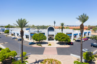 4502 W Indian School Rd, Phoenix, AZ à louer Photo de l’immeuble– Image 1 sur 3