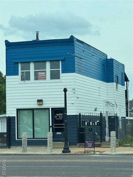 7950 N Broadway, Saint Louis, MO à louer - Photo de l’immeuble – Image 1 sur 29
