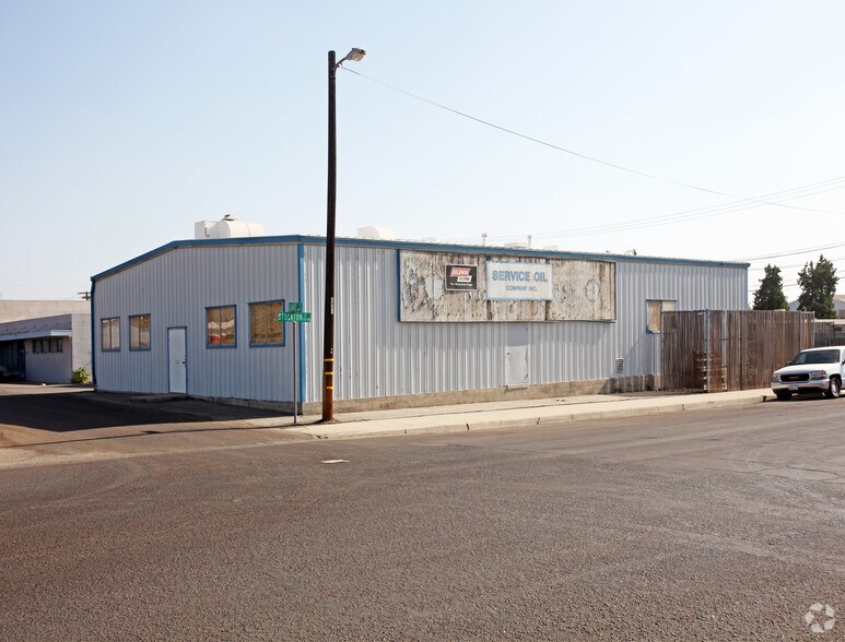 107 Lake St, Bakersfield, CA à vendre - Photo de l’immeuble – Image 2 sur 9