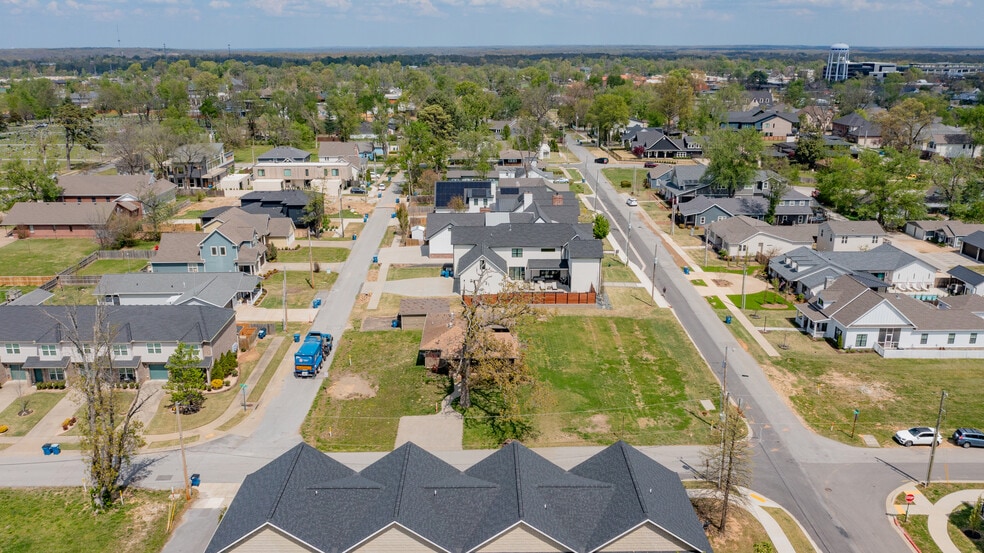 604 SW 5th St, Bentonville, AR à vendre - Aérien – Image 2 sur 4