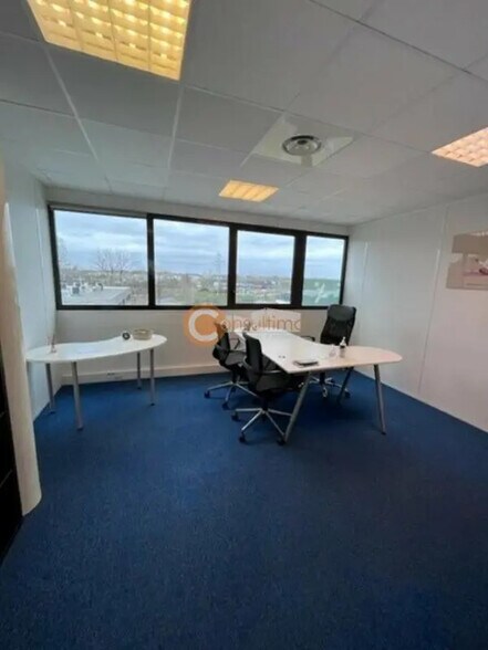 Bureau dans Mérignac à louer - Photo de l’immeuble – Image 3 sur 7