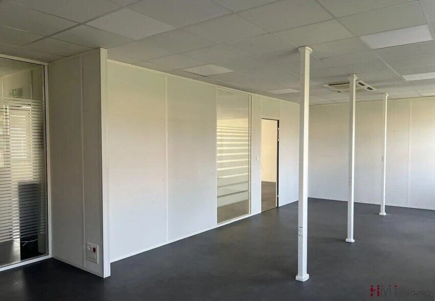 Bureau dans Bois-Guillaume à louer - Photo de l’immeuble – Image 2 sur 9
