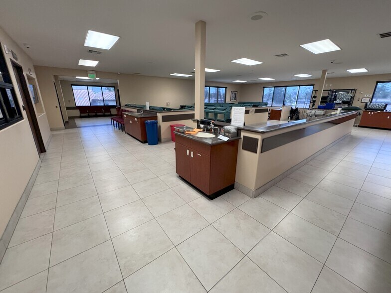 1068 Broadway, El Cajon, CA à vendre - Photo de l’immeuble – Image 3 sur 32