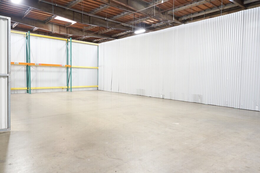 15300 Valley View Ave, La Mirada, CA à louer - Photo intérieure – Image 1 sur 8