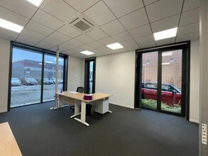 Bureau dans Bussy-Saint-Martin à louer Photo intérieure– Image 2 sur 6