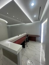 2500 E Hallandale Beach Blvd, Hallandale Beach, FL à louer Photo intérieure– Image 1 sur 8