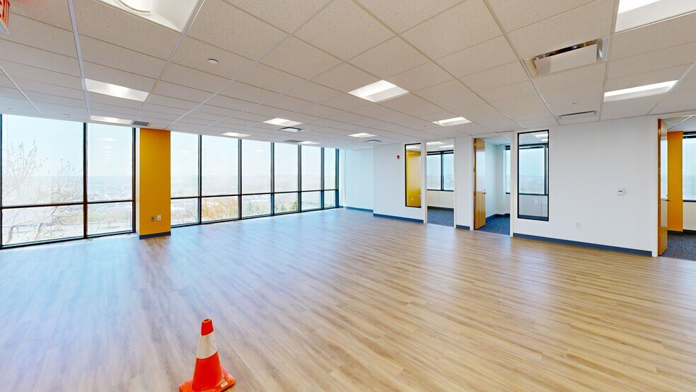 730 Holiday Dr, Pittsburgh, PA à louer - Numérisation 3D Matterport – Image 2 sur 28