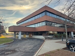 300 Interstate Corporate Cent, Williston, VT à louer Photo intérieure– Image 1 sur 5