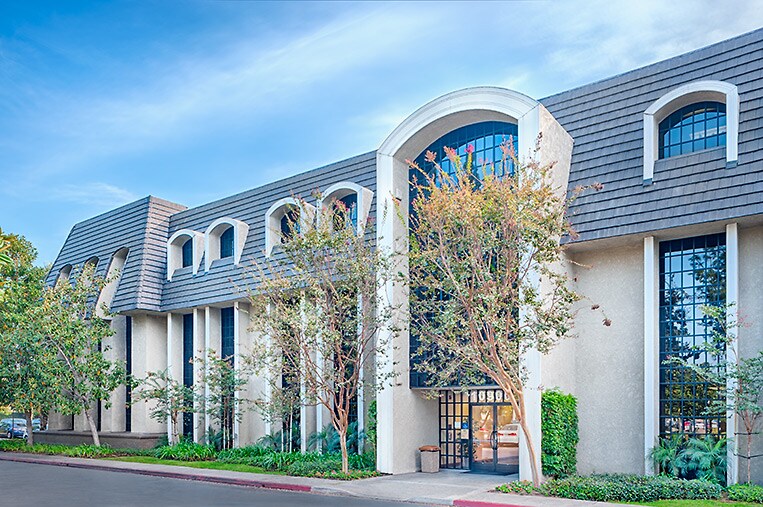 10900 E 183rd St, Cerritos, CA à louer - Photo de l’immeuble – Image 3 sur 12