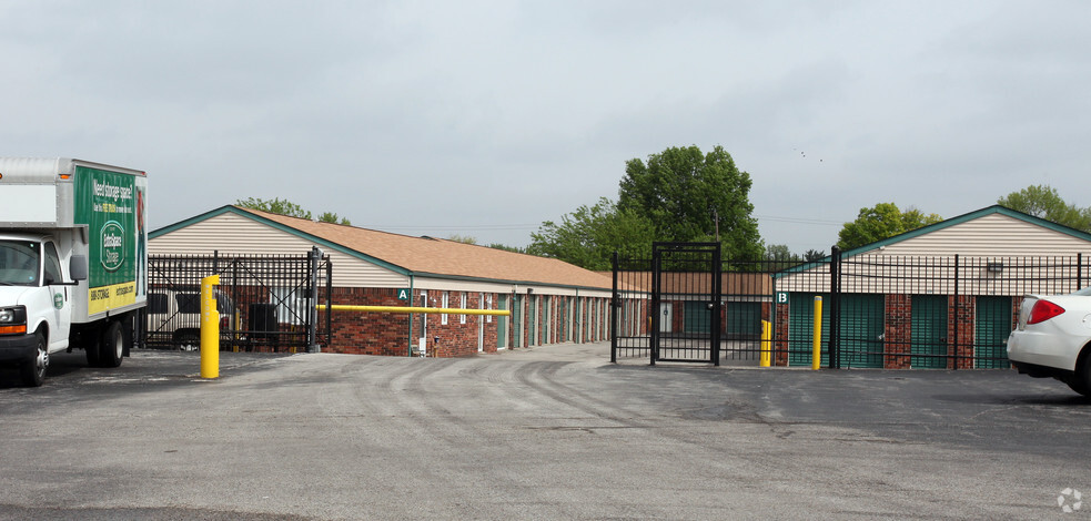 2420-2540 E Stop 11 Rd, Indianapolis, IN à louer - Photo de l’immeuble – Image 2 sur 2