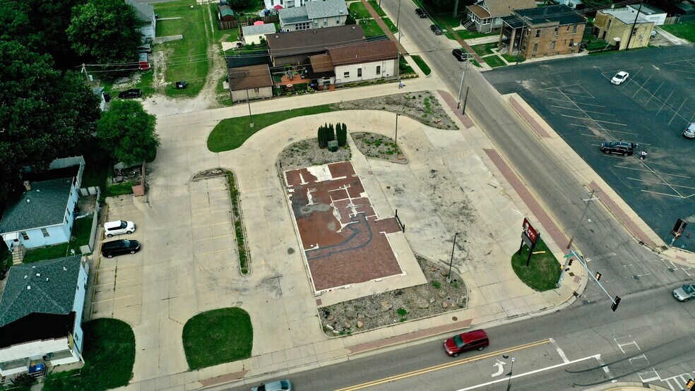 145 3rd St, LaSalle, IL à vendre - Photo principale – Image 1 sur 11