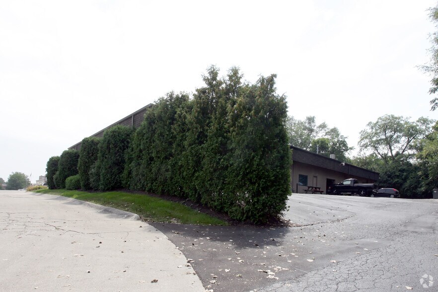 1200 S Tillotson Overpass, Muncie, IN à louer - Photo de l’immeuble – Image 2 sur 2