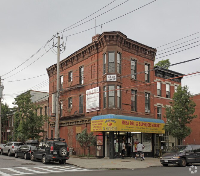 131 Pioneer St, Brooklyn, NY à louer - Photo principale – Image 1 sur 11