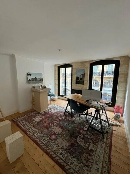 Bureau dans Bordeaux à vendre - Photo de l’immeuble – Image 3 sur 8