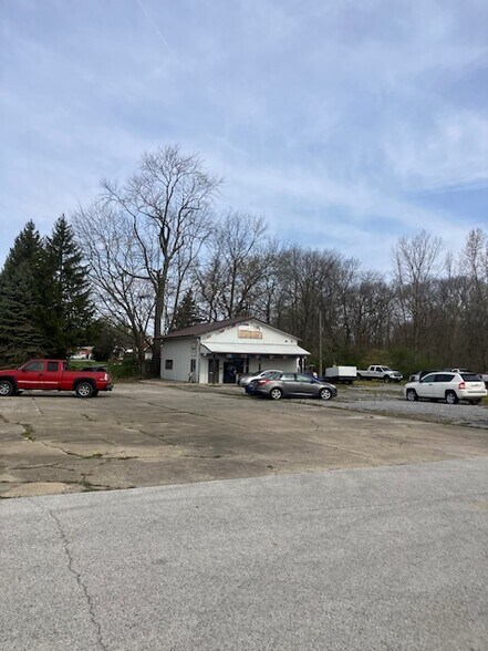 1902 Indianapolis Rd, Crawfordsville, IN à louer - Photo de l’immeuble – Image 2 sur 5