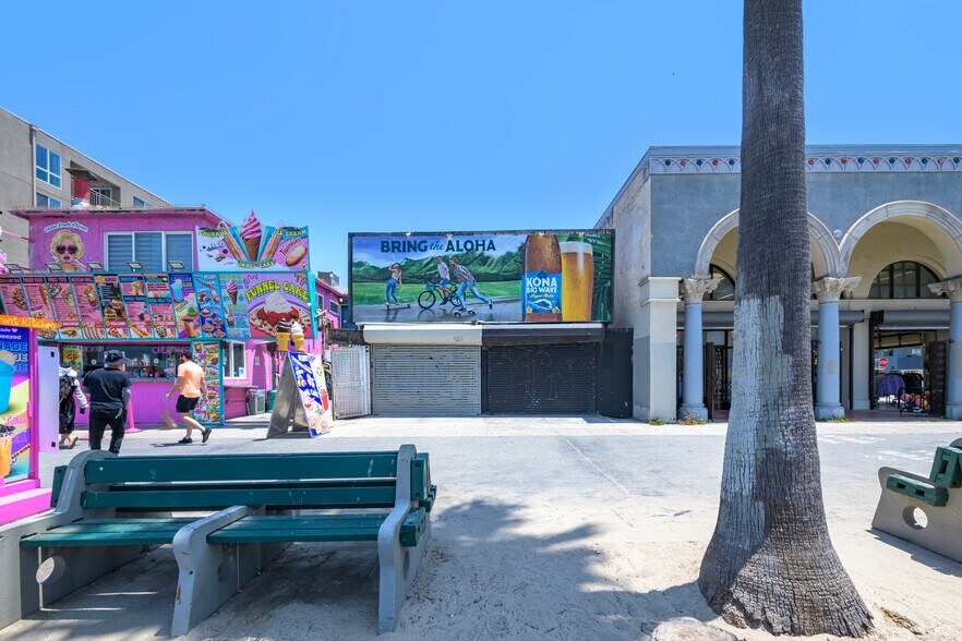2013 Ocean Front Walk, Venice, CA à vendre - Photo de l’immeuble – Image 1 sur 11
