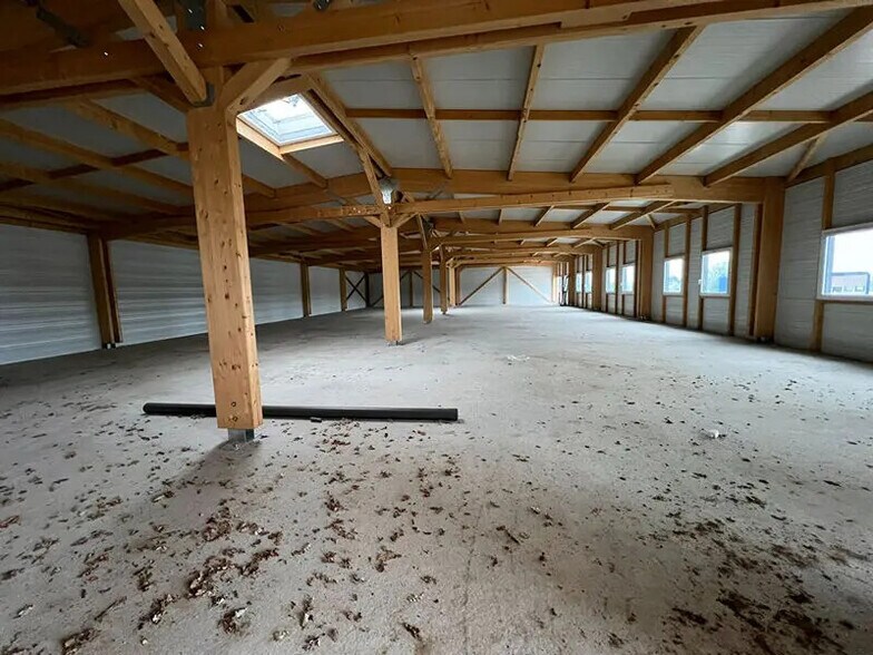 Local d’activités dans Riorges à louer - Photo de l’immeuble – Image 2 sur 2