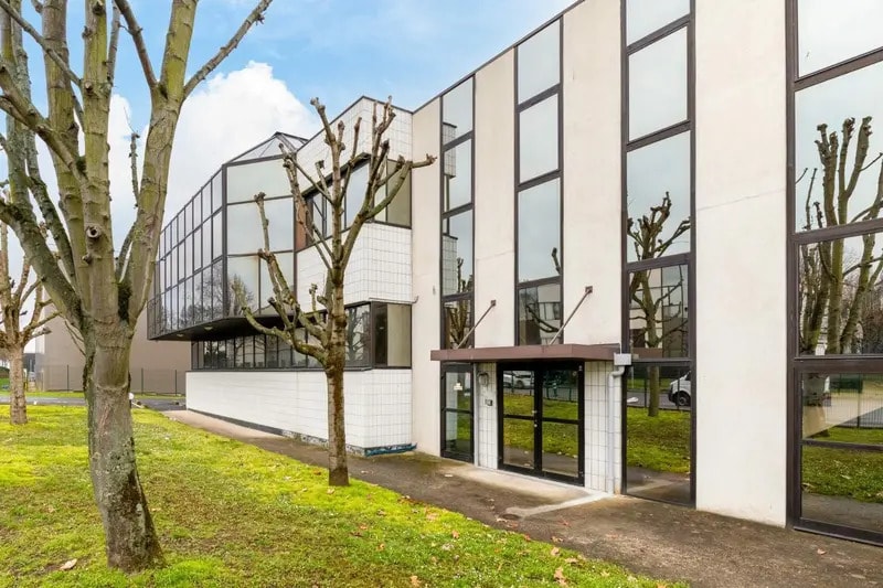 Local d’activités dans Nanterre à louer - Photo de l’immeuble – Image 2 sur 12