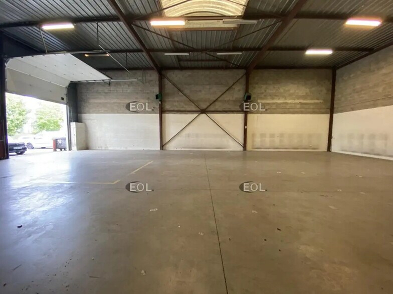 Local d’activités dans Chilly-Mazarin à louer - Photo intérieure – Image 3 sur 5