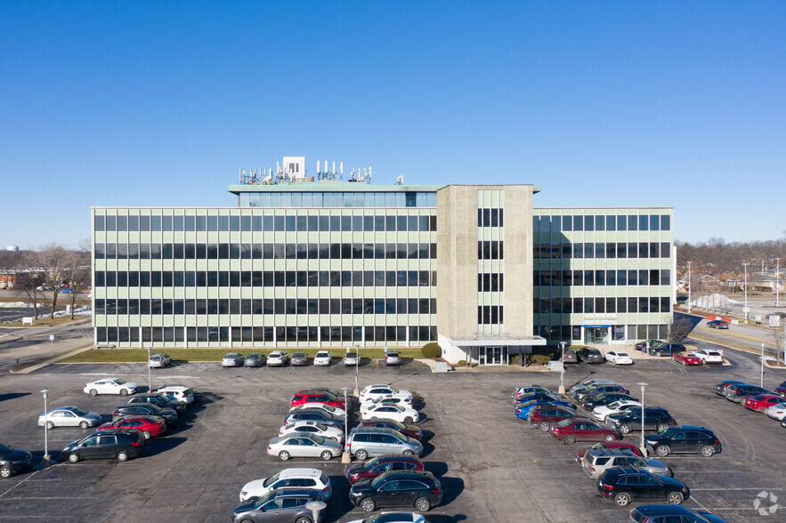 9933 Lawler Ave, Skokie, IL à louer - Photo de l’immeuble – Image 2 sur 5