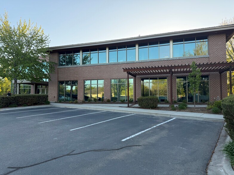 439 E Shore Dr, Eagle, ID à louer - Photo de l’immeuble – Image 2 sur 4