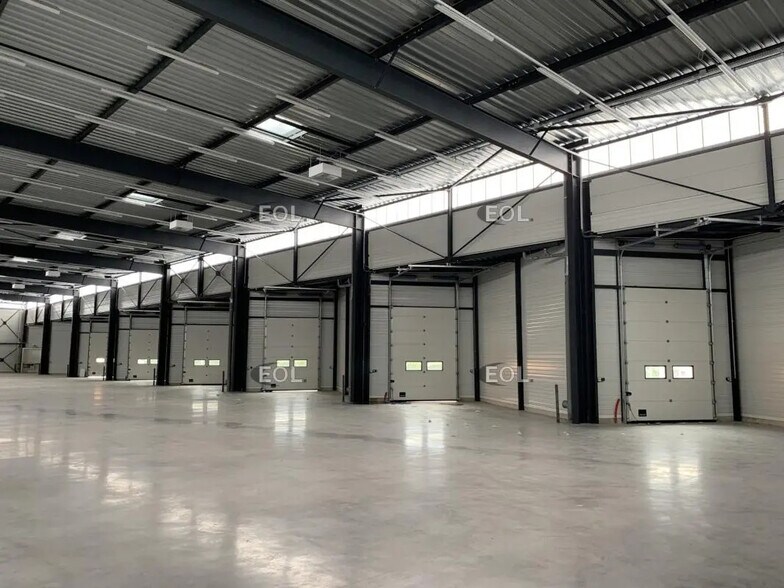 Industriel/Logistique dans Le Coudray-Montceaux à louer - Photo intérieure – Image 3 sur 6