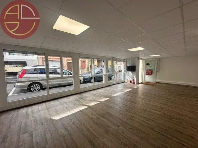 Plus de détails pour Local commercial à vendre