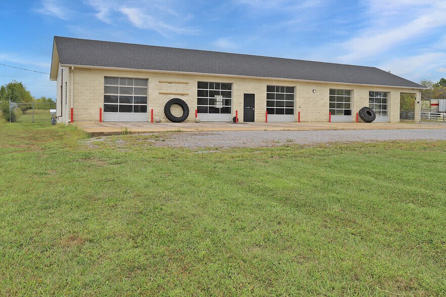 1184 Poor Farm Rd, Murray, KY à vendre - Photo de l’immeuble – Image 1 sur 21