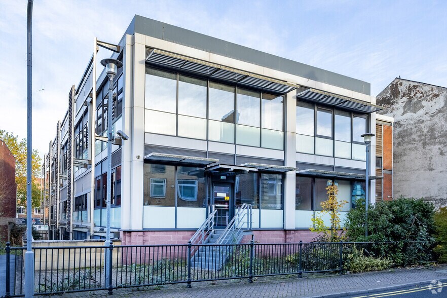 Brook St, Sutton In Ashfield à louer - Photo principale – Image 1 sur 2