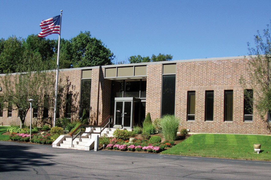175 Middlesex Tpke, Bedford, MA à louer - Photo de l’immeuble – Image 2 sur 9