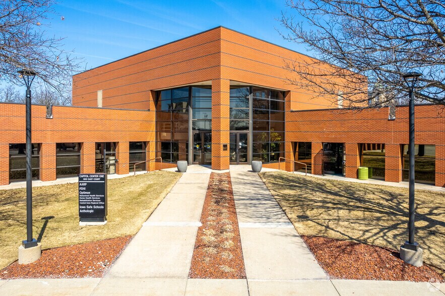 600 E Court Ave, Des Moines, IA à louer - Photo de l’immeuble – Image 3 sur 8