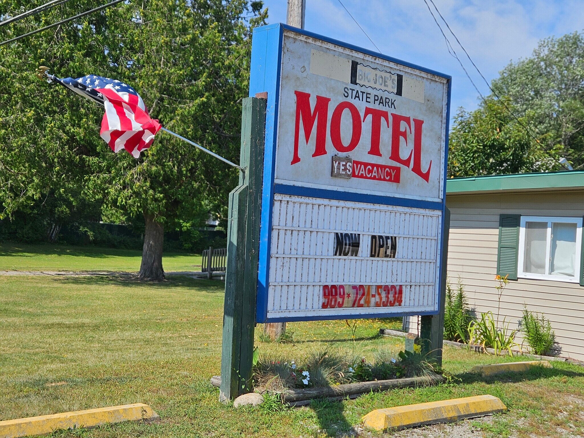 272 S US 23, Harrisville, MI à vendre Photo principale– Image 1 sur 6
