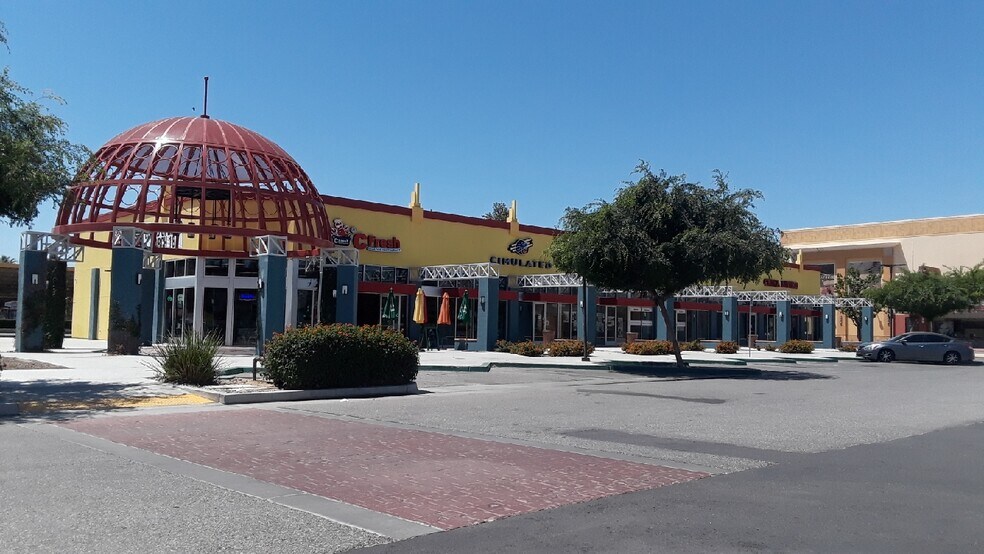 California Ave, Bakersfield, CA à louer - Photo de l’immeuble – Image 2 sur 4