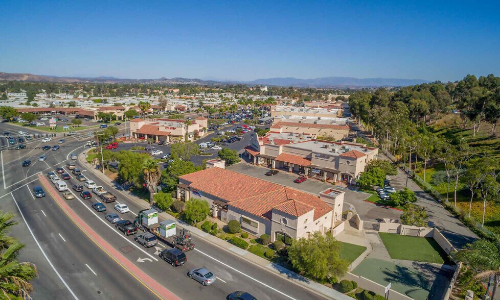 3815 Mission Ave, Oceanside, CA à louer - Photo principale – Image 2 sur 21