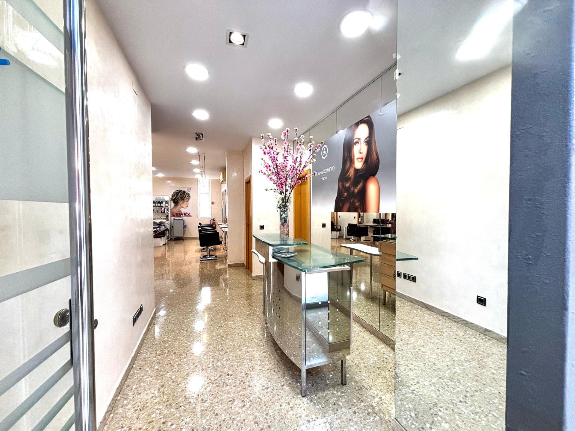 Local commercial dans Badalona, Barcelona à louer Photo intérieure– Image 1 sur 22