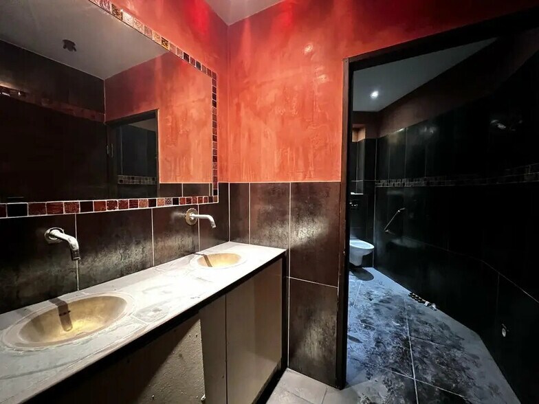 Local commercial dans Grasse à louer - Photo intérieure – Image 3 sur 3