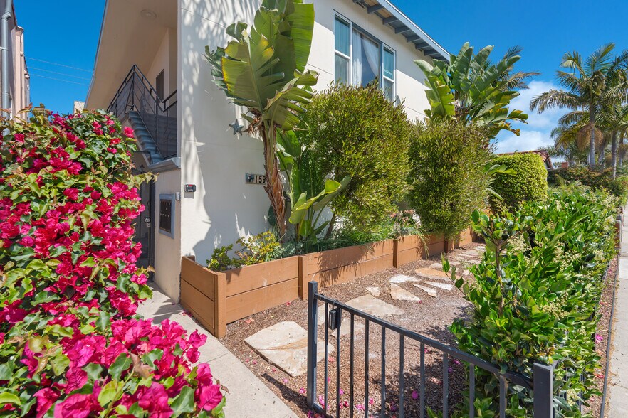 159 Roycroft Ave, Long Beach, CA à vendre - Photo de l’immeuble – Image 3 sur 23