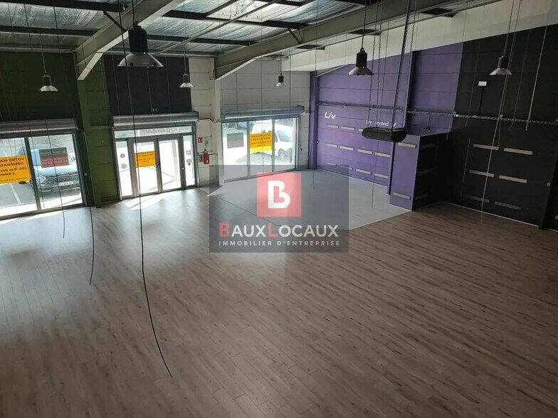 Local commercial dans Salon-de-Provence à louer - Photo de l’immeuble – Image 3 sur 4