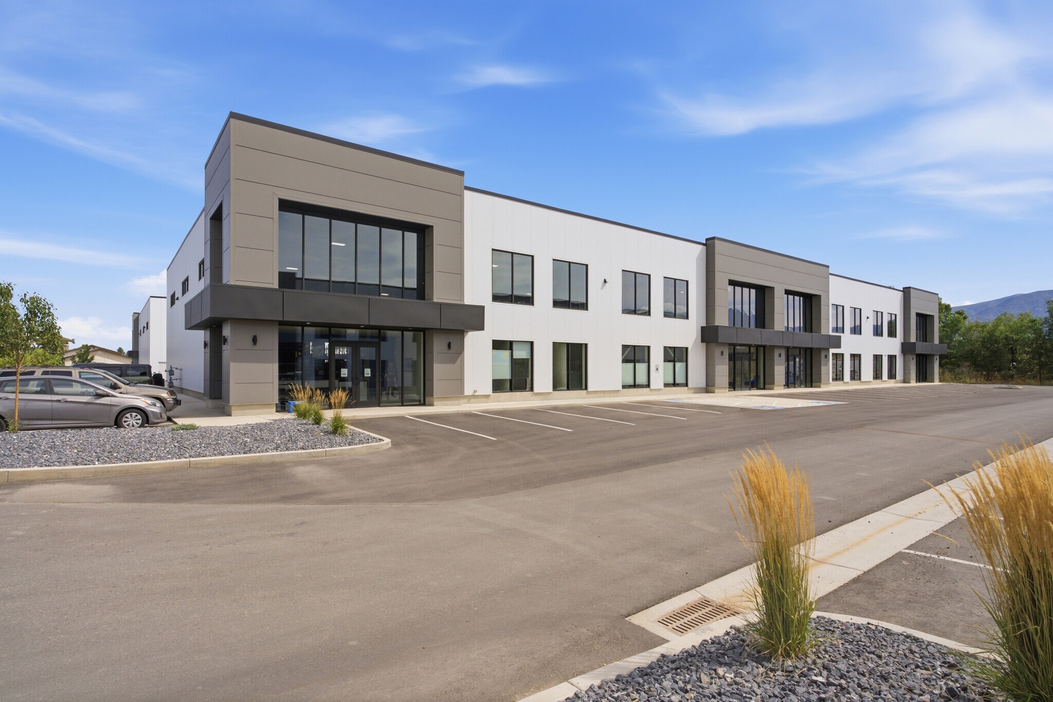 1204 N 2000 W, Farr West, UT à vendre Photo de l’immeuble– Image 1 sur 24