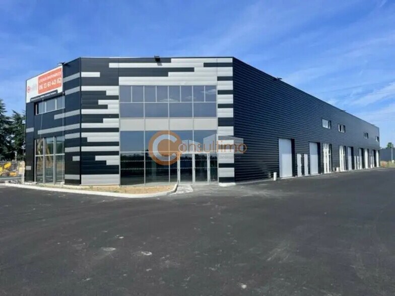 Local d'activités dans Poitiers à vendre - Photo de l’immeuble – Image 2 sur 10