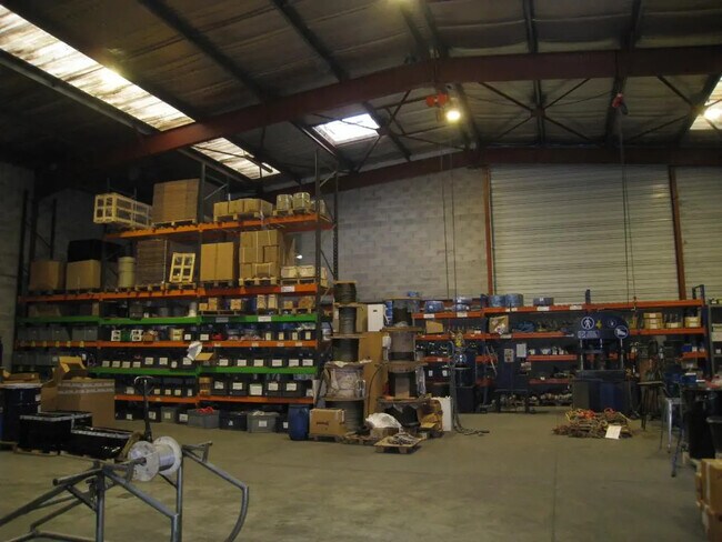 Plus de détails pour Industriel/Logistique à louer